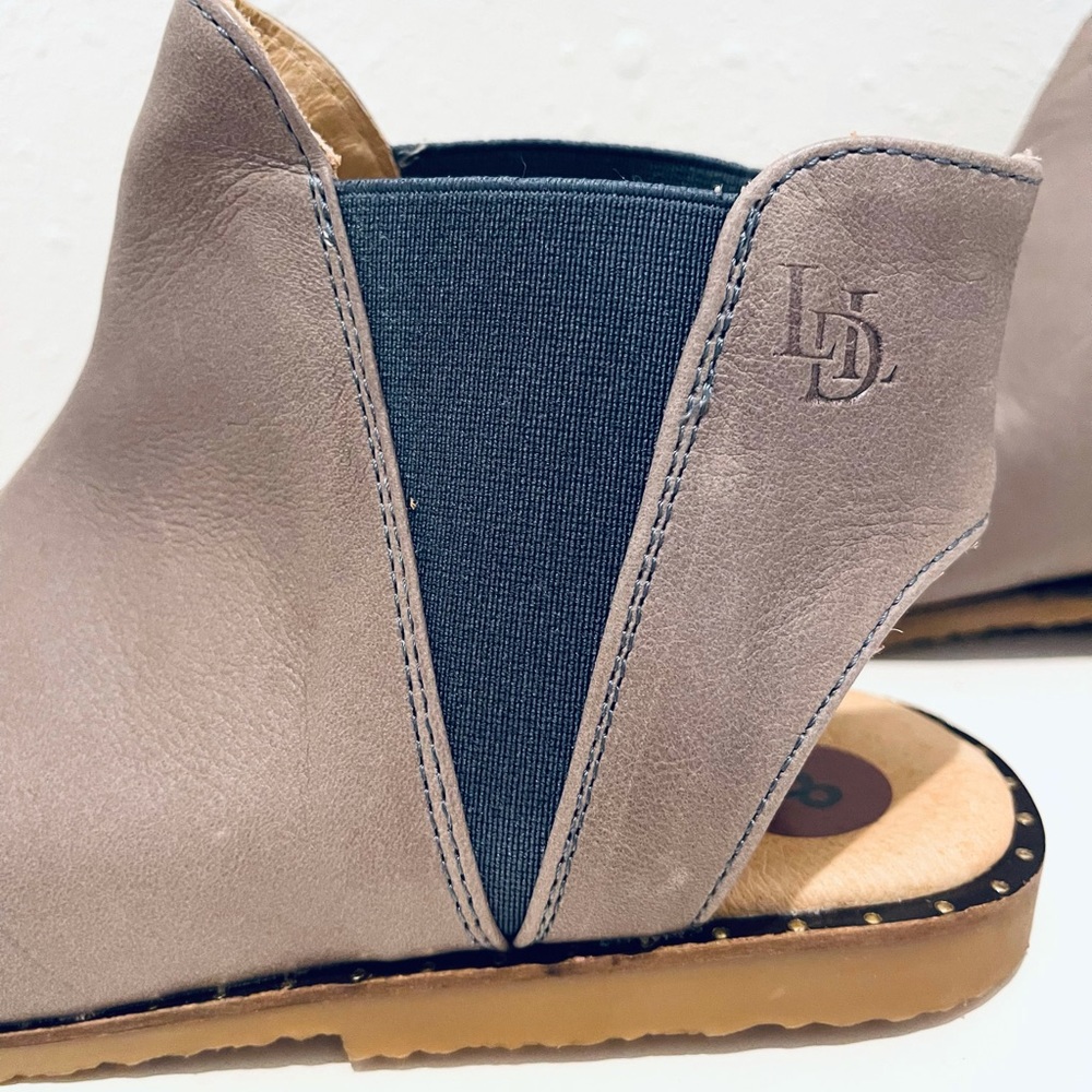 Luxe De Leon Women’s Peep Toe Leather Taupe Booties Size 8 NWT - Picture 6 of 9